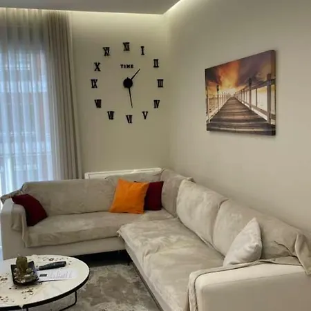 Appartamento Bashllari's -10 Min Walk To Center Korce