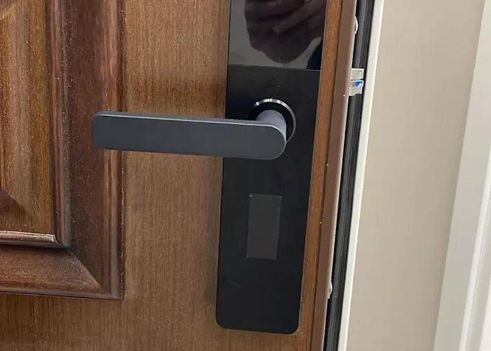 Bashllari's -10 Min Walk To Center 科尔察